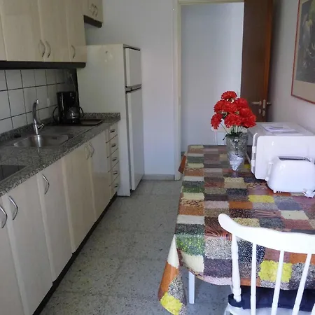 Schoner Bungalow In Parkahnlicher Umgebung Mit Gemeinschaftspool